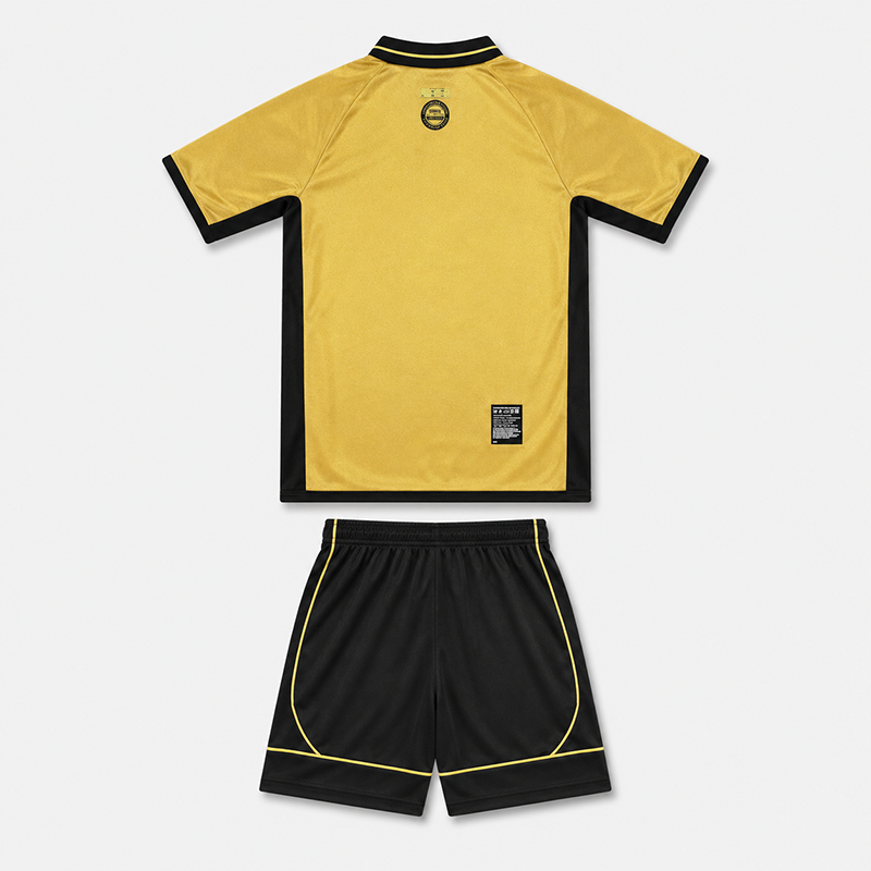 Manchester United 100 Years Centenary Reversible Kids Kit
